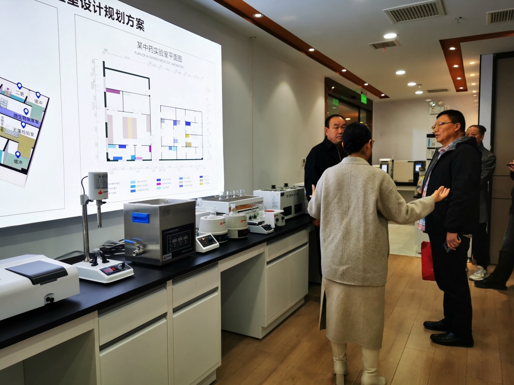 江蘇某食用油企業(yè)一行蒞臨奧普斯儀器上海展廳進(jìn)行參觀考察，洽談合作